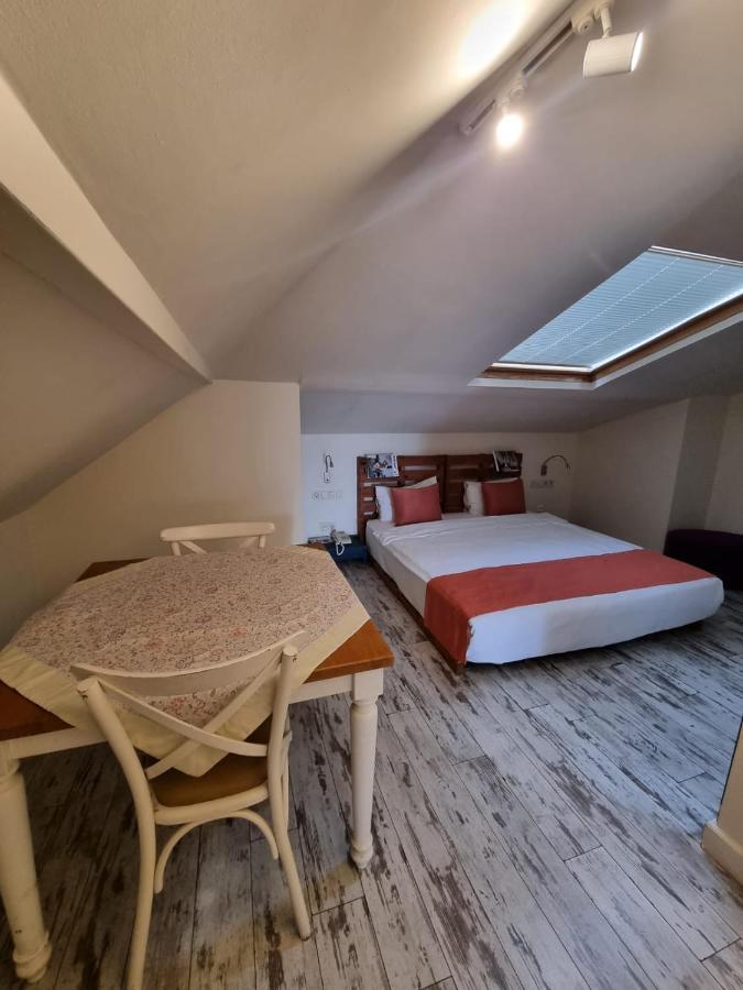 Melek Hotels Moda Истанбул Екстериор снимка